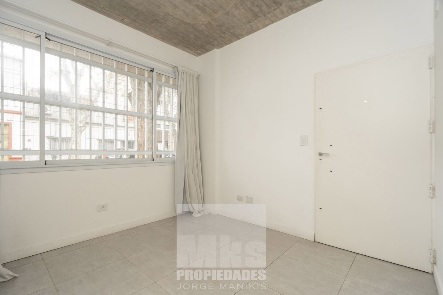 Venta con Renta. 9% anual en USD. PH Monoambiente con patio. Edificio casi a estrenar. - 3
