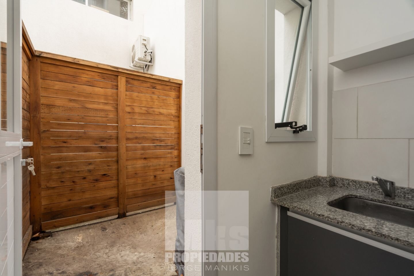 Venta con Renta. 9% anual en USD. PH Monoambiente con patio. Edificio casi a estrenar. - 14