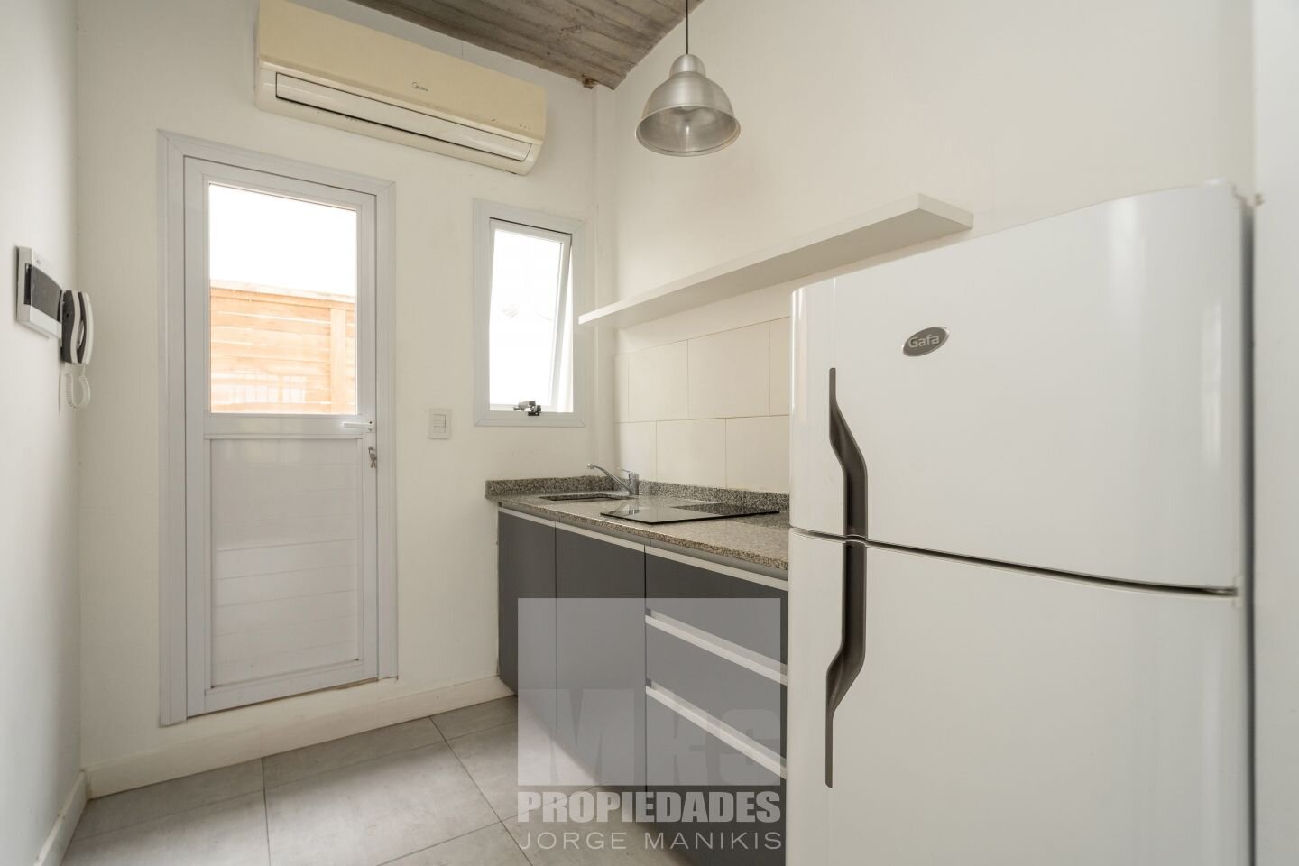 Venta con Renta. 9% anual en USD. PH Monoambiente con patio. Edificio casi a estrenar. - 10