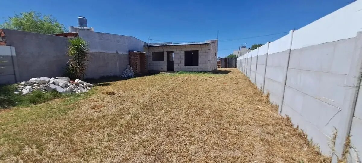 Lote En Venta En Bahía Blanca, Con Construcción Casa 1 Dorm - 14