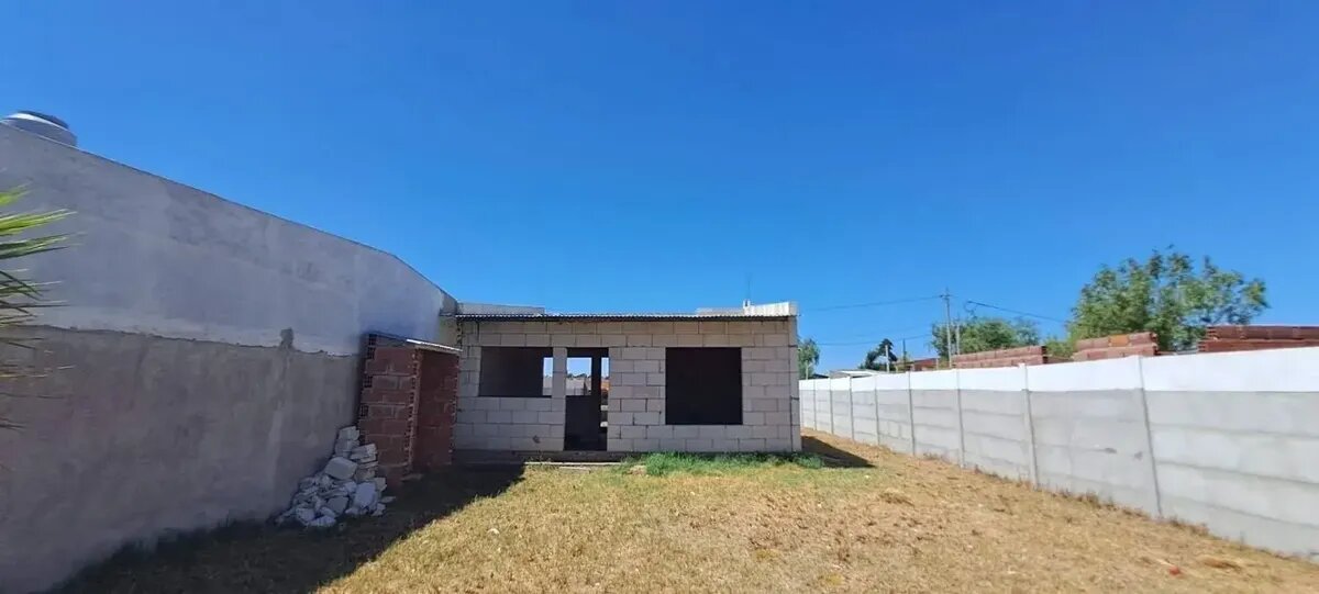 Lote En Venta En Bahía Blanca, Con Construcción Casa 1 Dorm - 12
