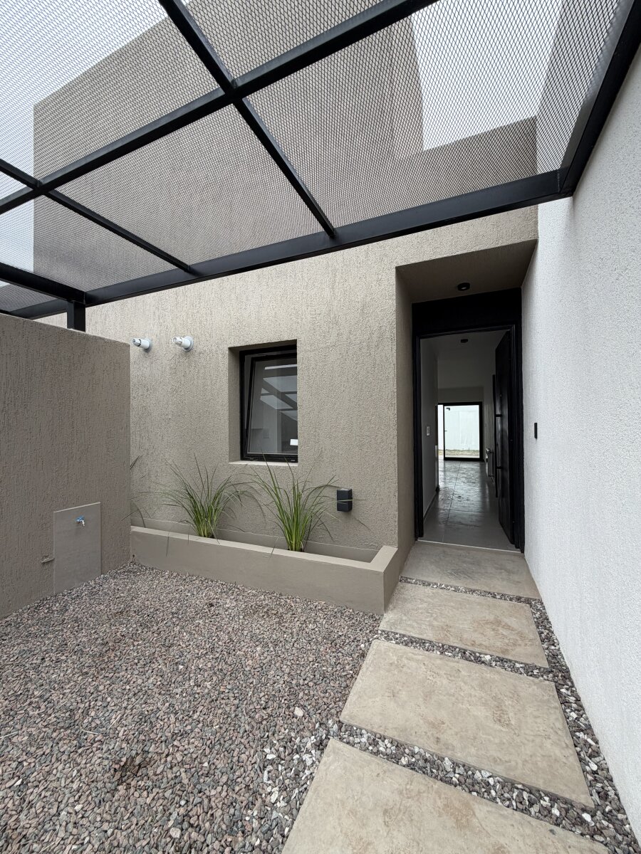 DUPLEX EN PAMPAS DE MANANTIALES - Imagen 2