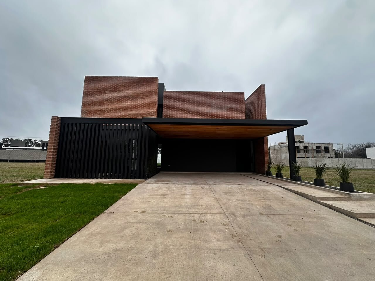 VENDO CASA DE CATEGORIA EN DISTRITO SUR