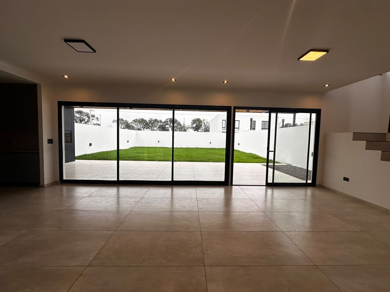 VENDO CASA DE CATEGORIA EN DISTRITO SUR - Imagen 15