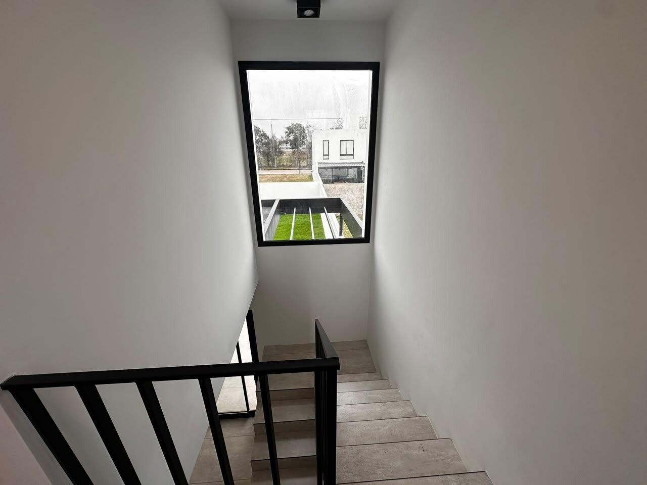 VENDO CASA DE CATEGORIA EN DISTRITO SUR - Imagen 18