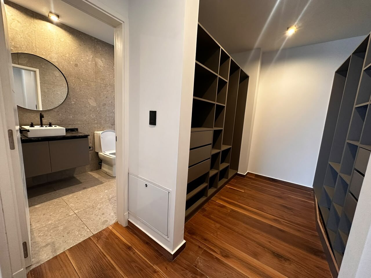 VENDO CASA DE CATEGORIA EN DISTRITO SUR - Imagen 24