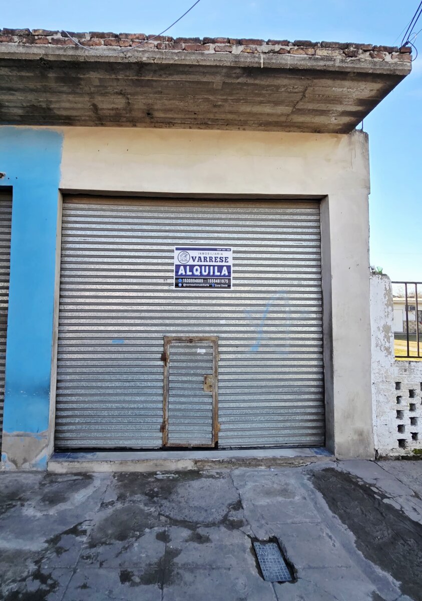 Local con Galpón Barrio Da Vinci - 8