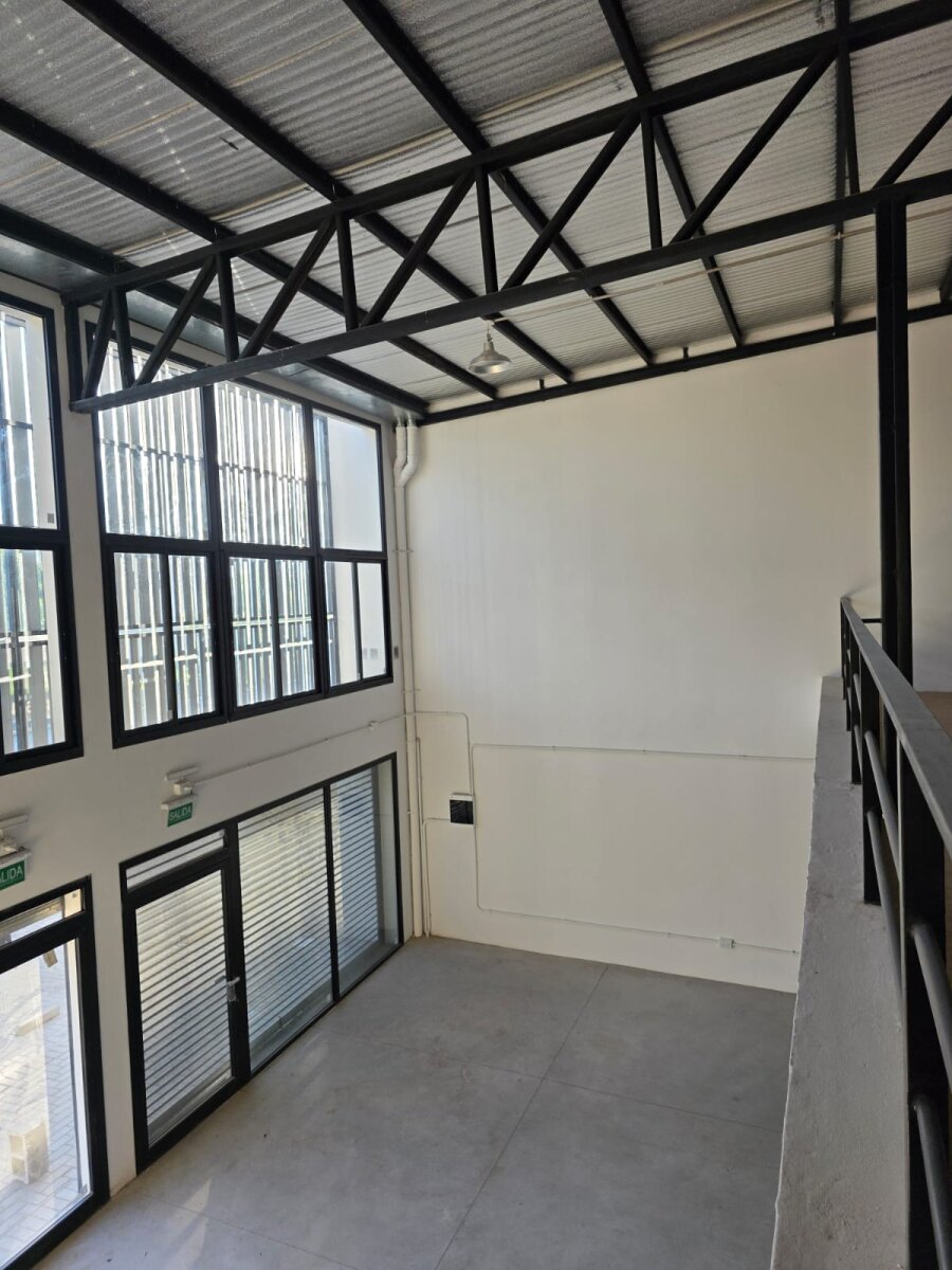 VENDO LOCALES A ESTRENAR SOBRE AV LA DONOSA - Imagen 12