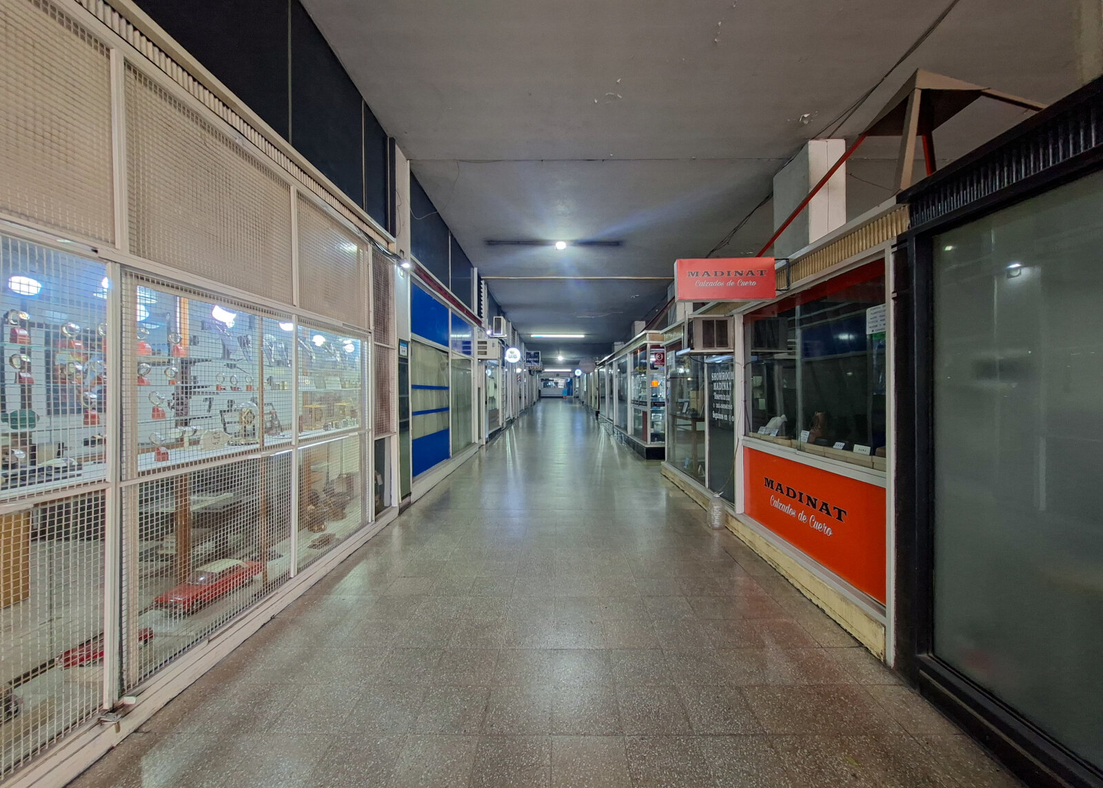 Venta 3 Oficinas con sala de espera - 12