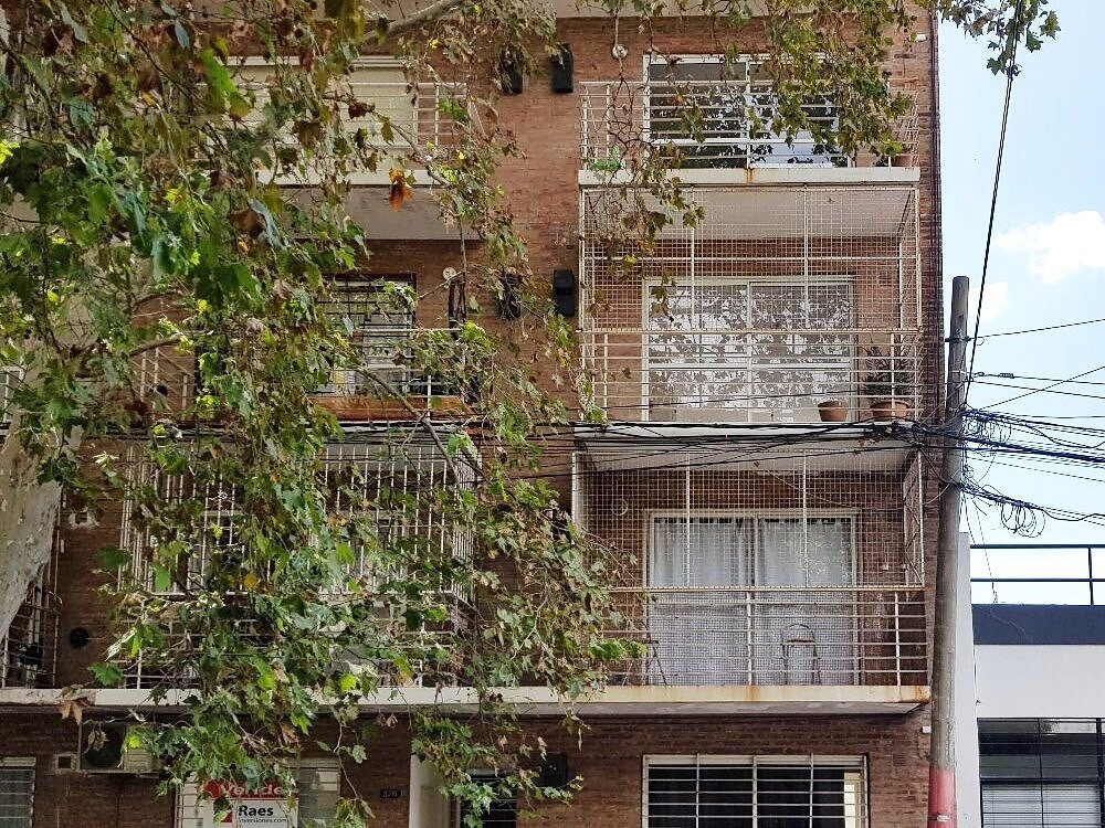 Monoambiente amplio con balcón al frente · Ituzaingó y Alem - 9