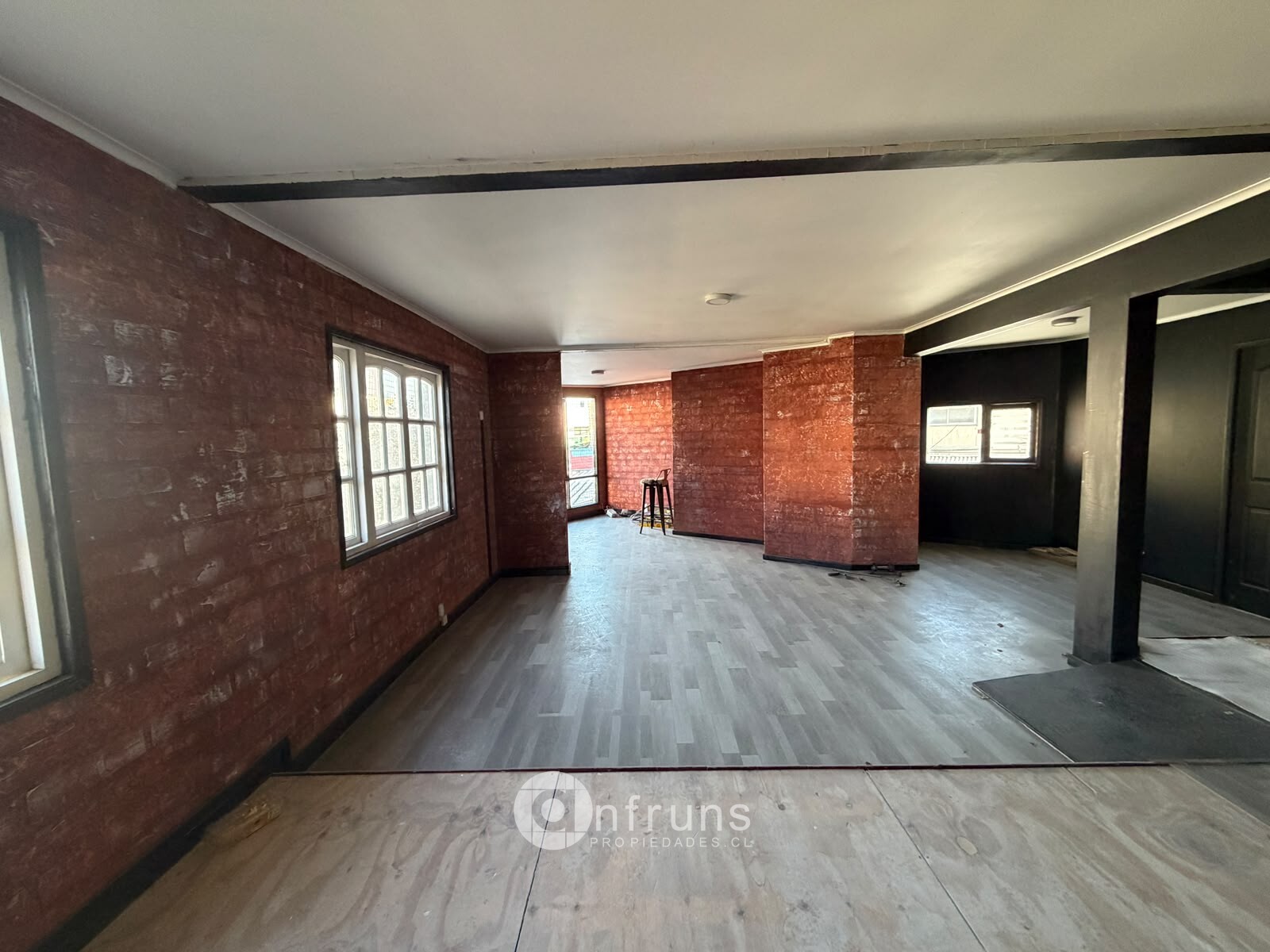 Local Comercial en Venta en Coyhaique | 15 Dormitorios | 3 Baños | 91 m² | UF 36.724 - 17