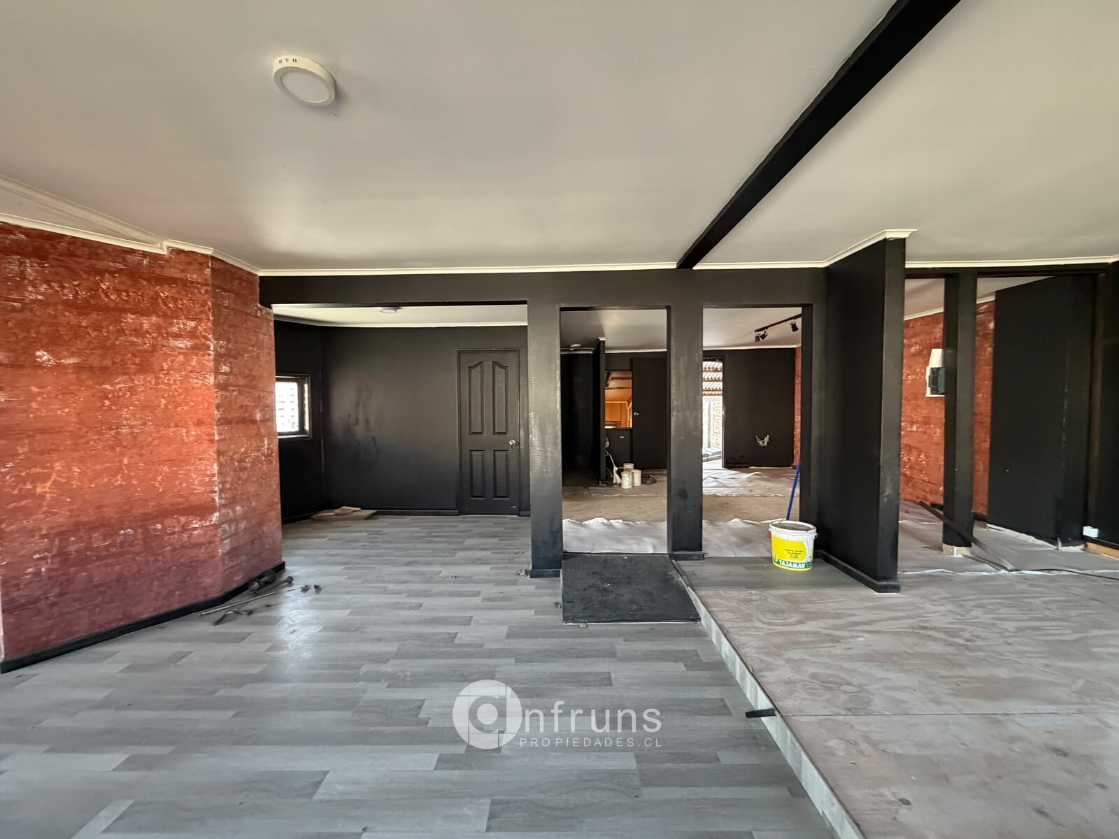 Local Comercial en Venta en Coyhaique | 15 Dormitorios | 3 Baños | 91 m² | UF 36.724 - 8