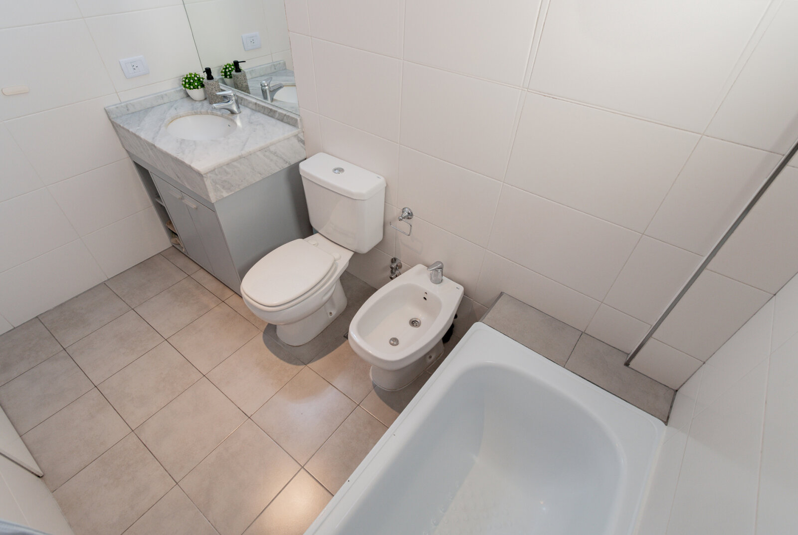 Departamento de dos ambientes, con baulera, y piscina - 17