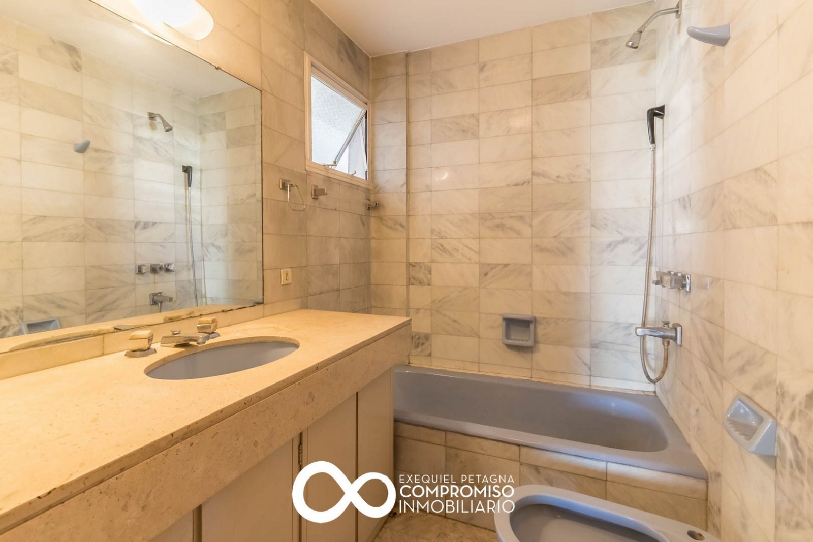 Venta. Apto Credito. Departamento 4 ambientes. Cochera. Baulera. Belgrano - 40