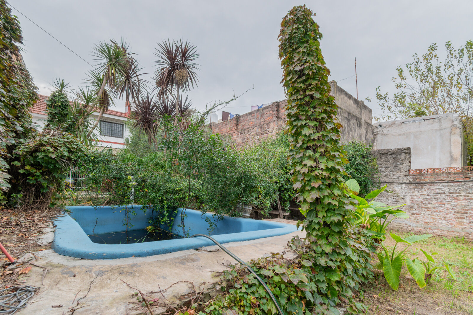 Casa de 5 ambientes con cochera y jardin apta crédito - 11