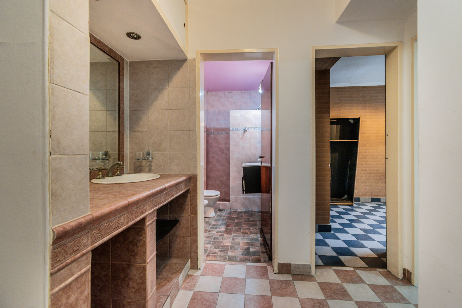 Casa de 5 ambientes con cochera y jardin apta crédito - 24