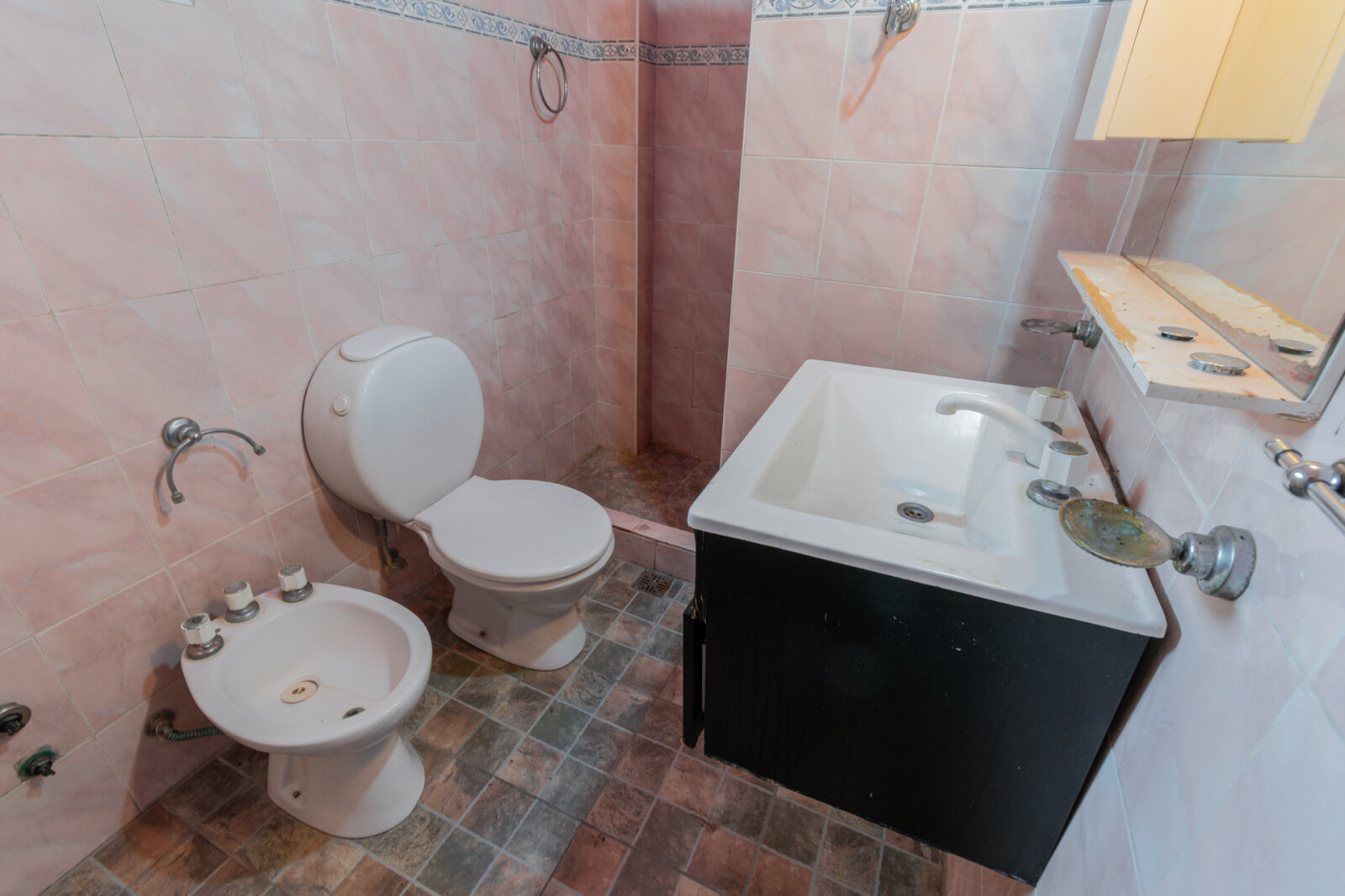 Casa de 5 ambientes con cochera y jardin apta crédito - 23