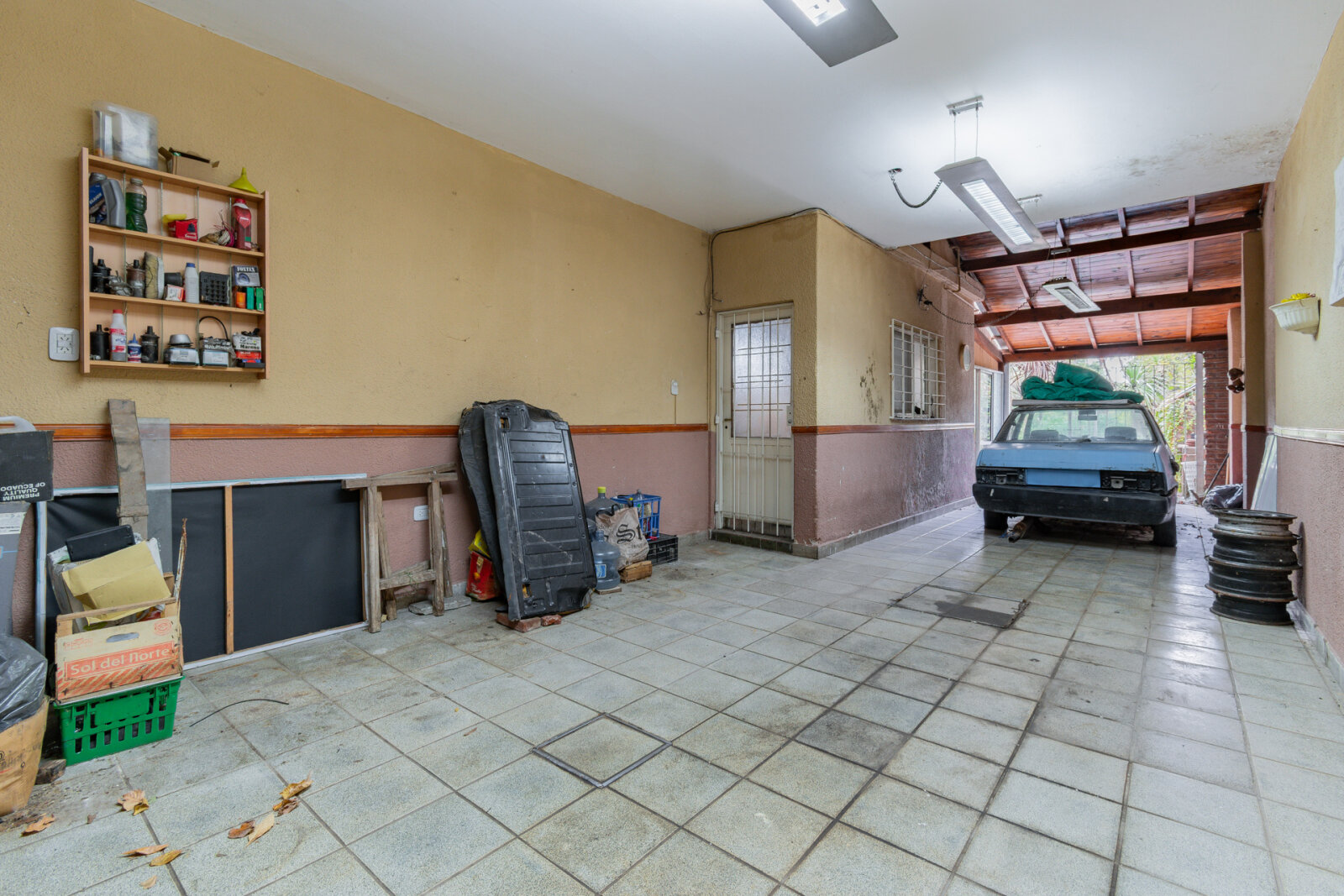Casa de 5 ambientes con cochera y jardin apta crédito - 30