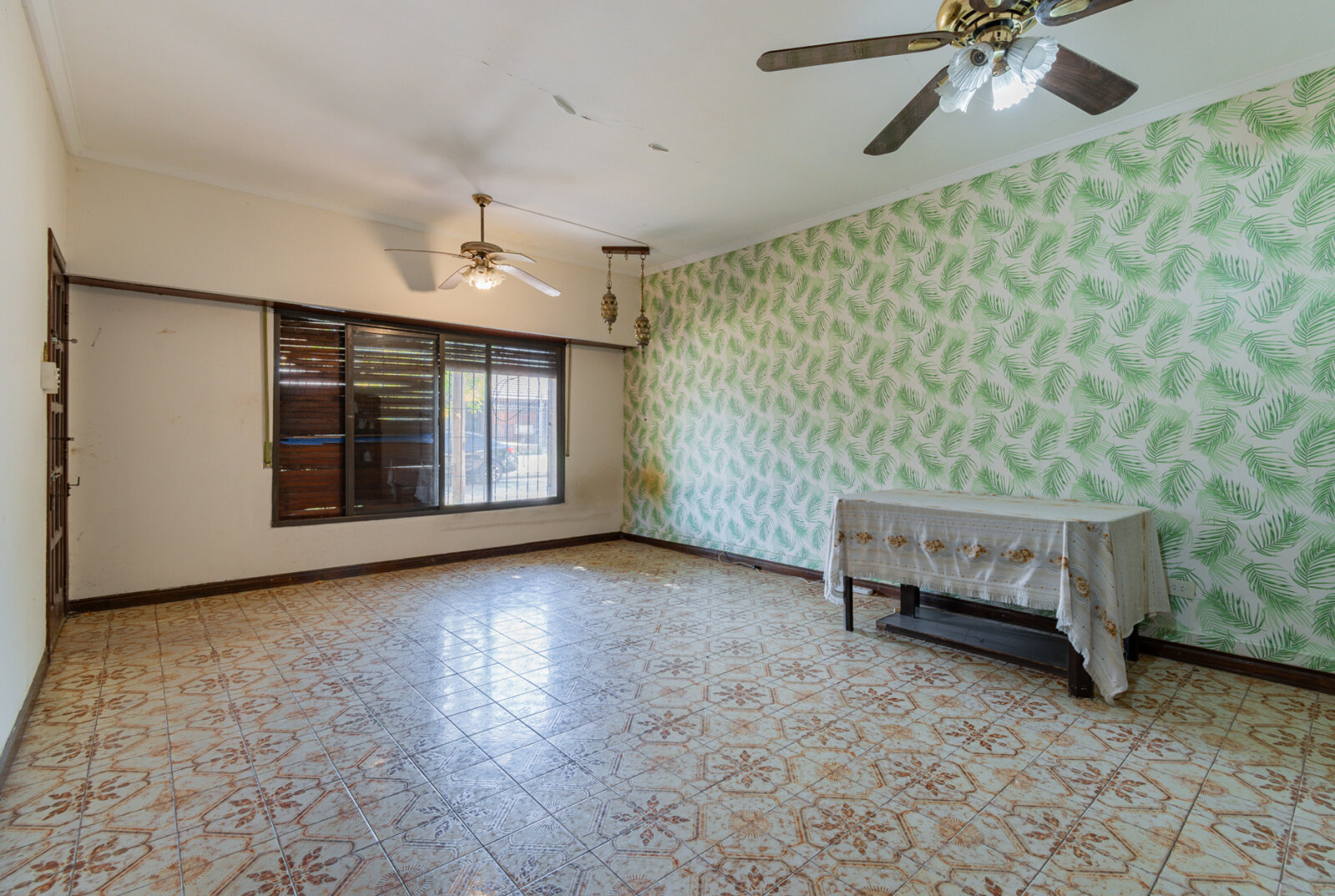 Casa de 5 ambientes con cochera y jardin apta crédito - 2