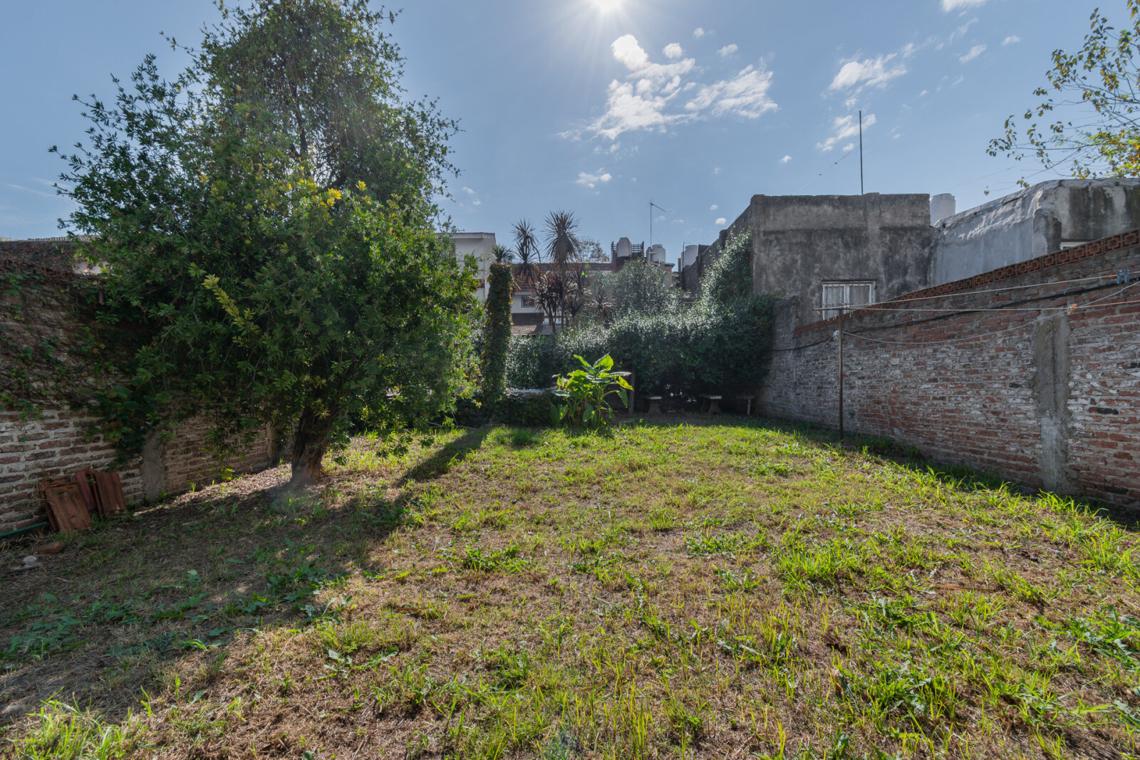 Casa de 5 ambientes con cochera y jardin apta crédito - 4