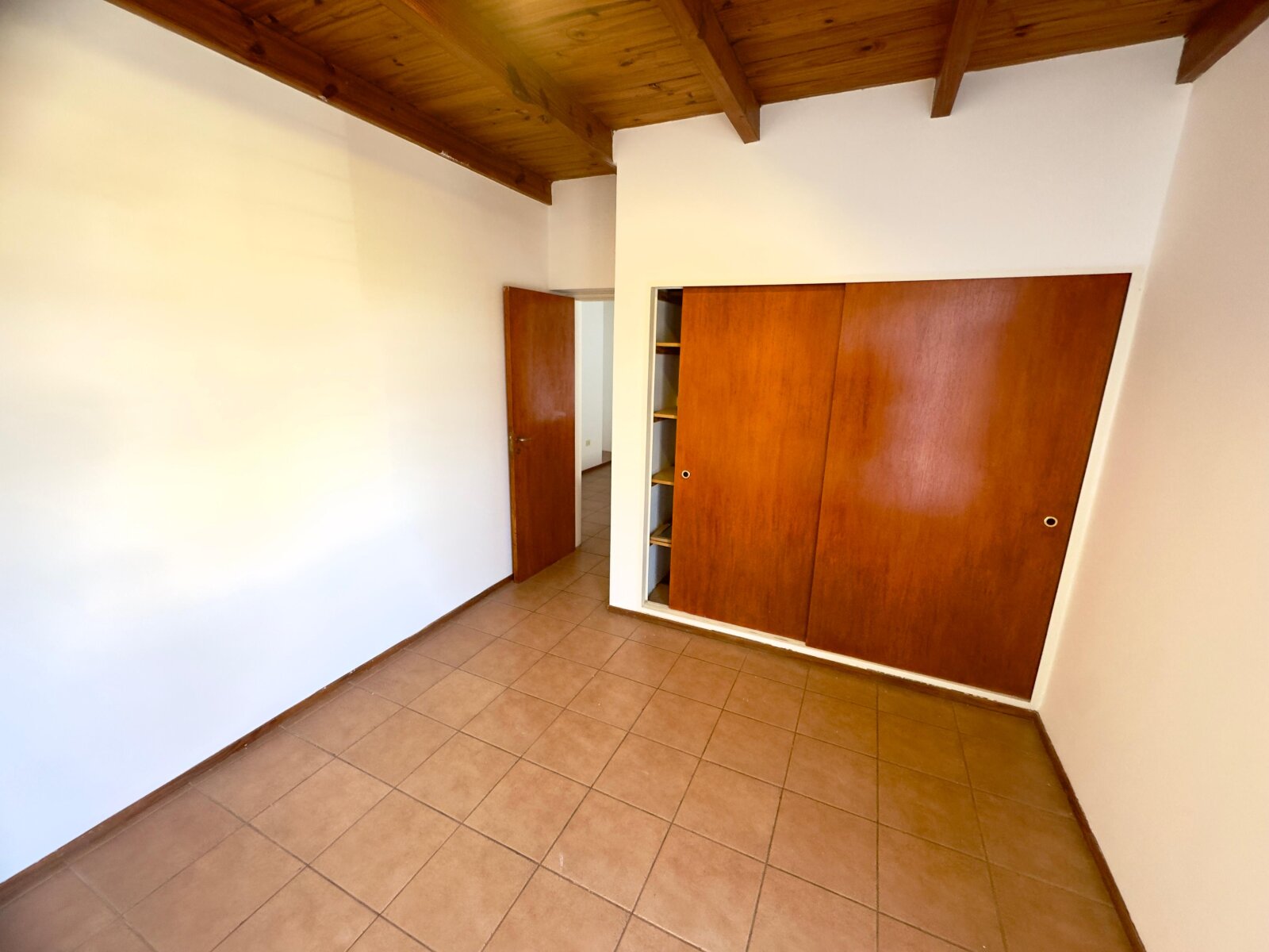 HERMOSO DÚPLEX EN ALQUILER 3 DORM B° POETA LUGONES - Imagen 16