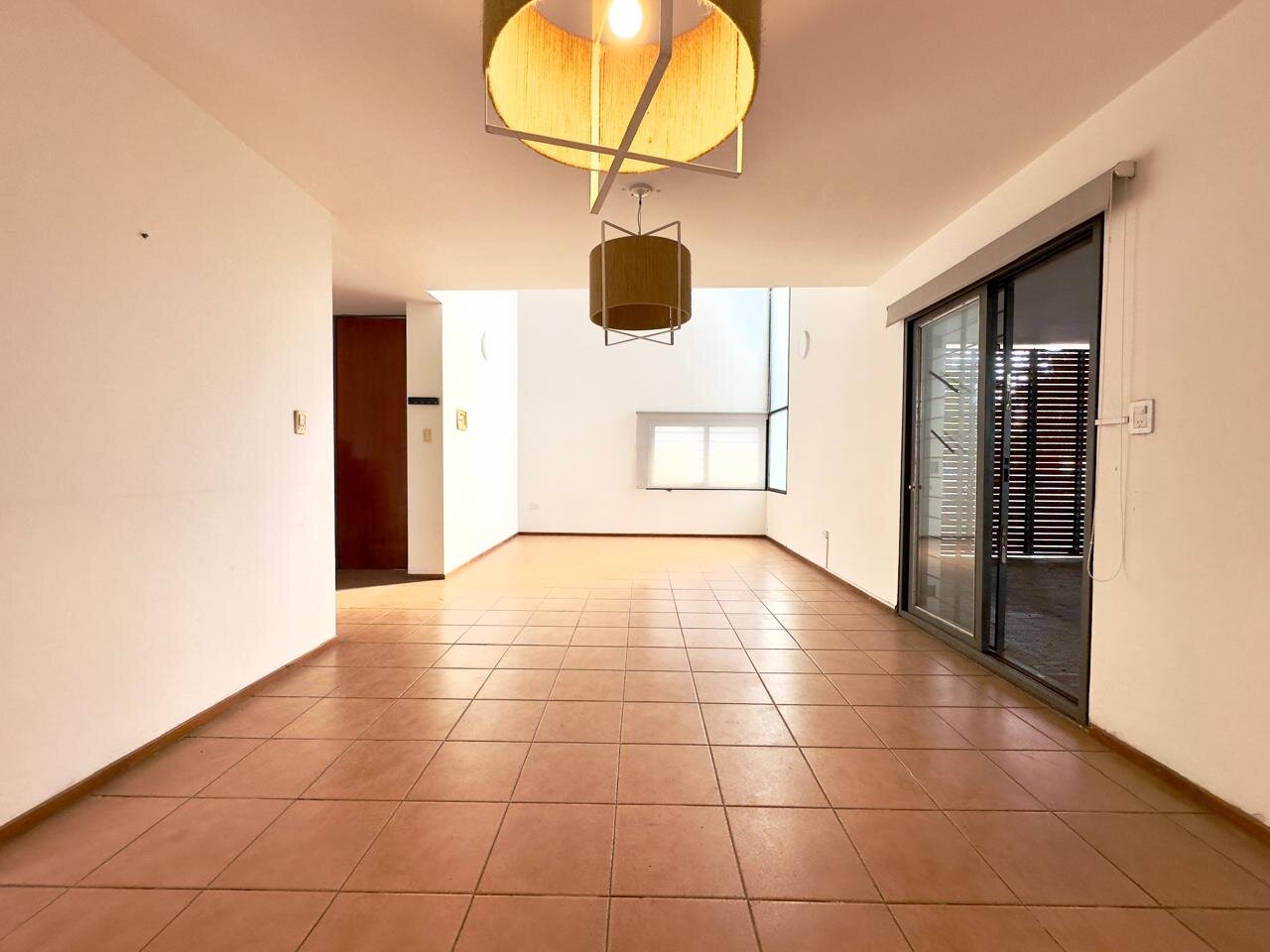 HERMOSO DÚPLEX EN ALQUILER 3 DORM B° POETA LUGONES - Imagen 2