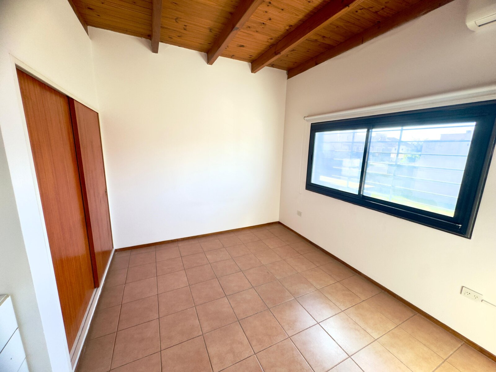 HERMOSO DÚPLEX EN ALQUILER 3 DORM B° POETA LUGONES - Imagen 18