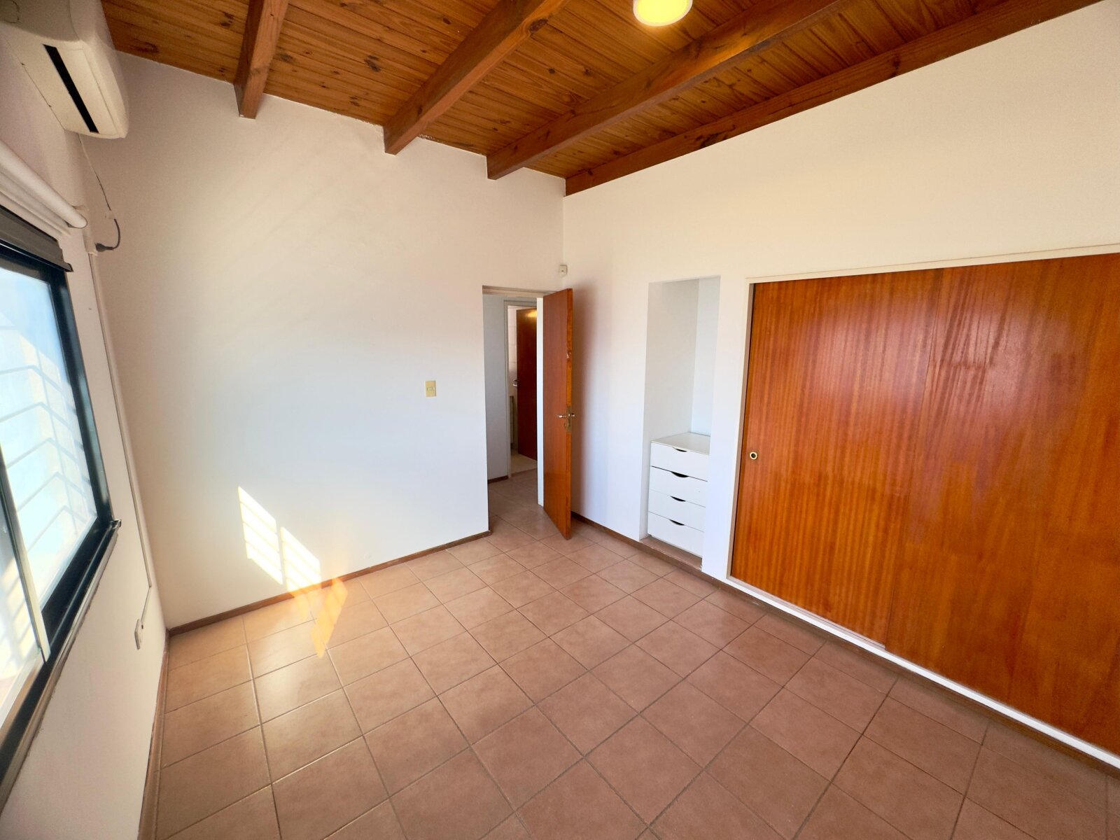 HERMOSO DÚPLEX EN ALQUILER 3 DORM B° POETA LUGONES - Imagen 17
