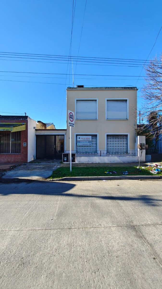 Venta Ph 3 ambientes al frente en Moron - 1