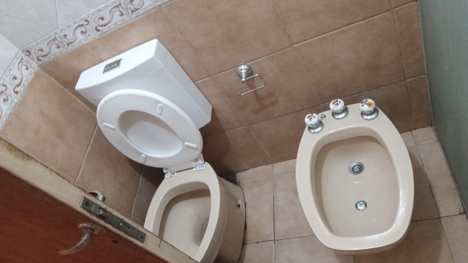VENTA CASA DE 2 DORMITORIOS - BARRIO COMERCIAL - Imagen 8