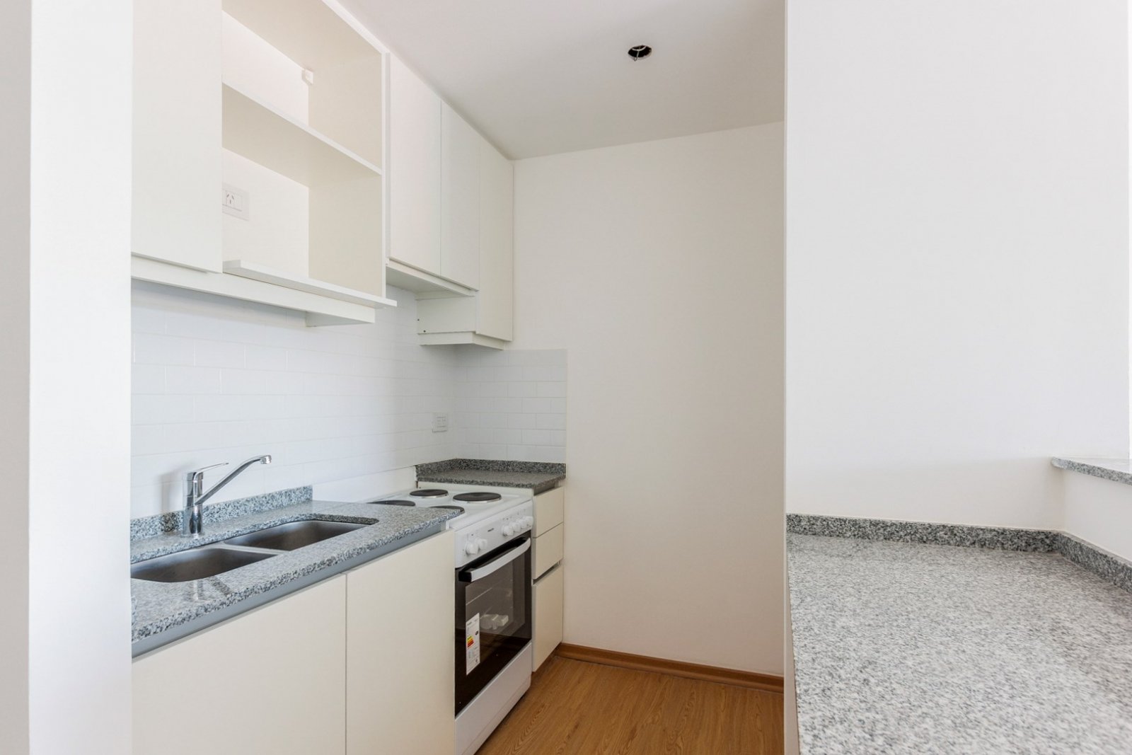 Venta. Apto Profesional. Apto crédito. Departamento 2 ambientes. Frente. Balcon Terraza. COCHERA. Villa Ortúzar - 11