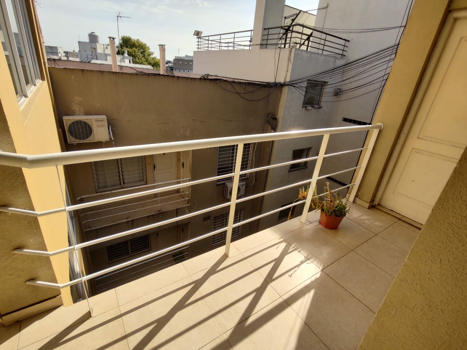 Venta!! Departamento 2 ambientes con balcon en Morón - 4