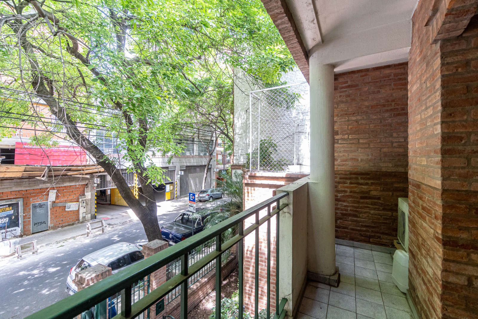 Casa - A m Parque Centenario - Jardín - Cochera - 18