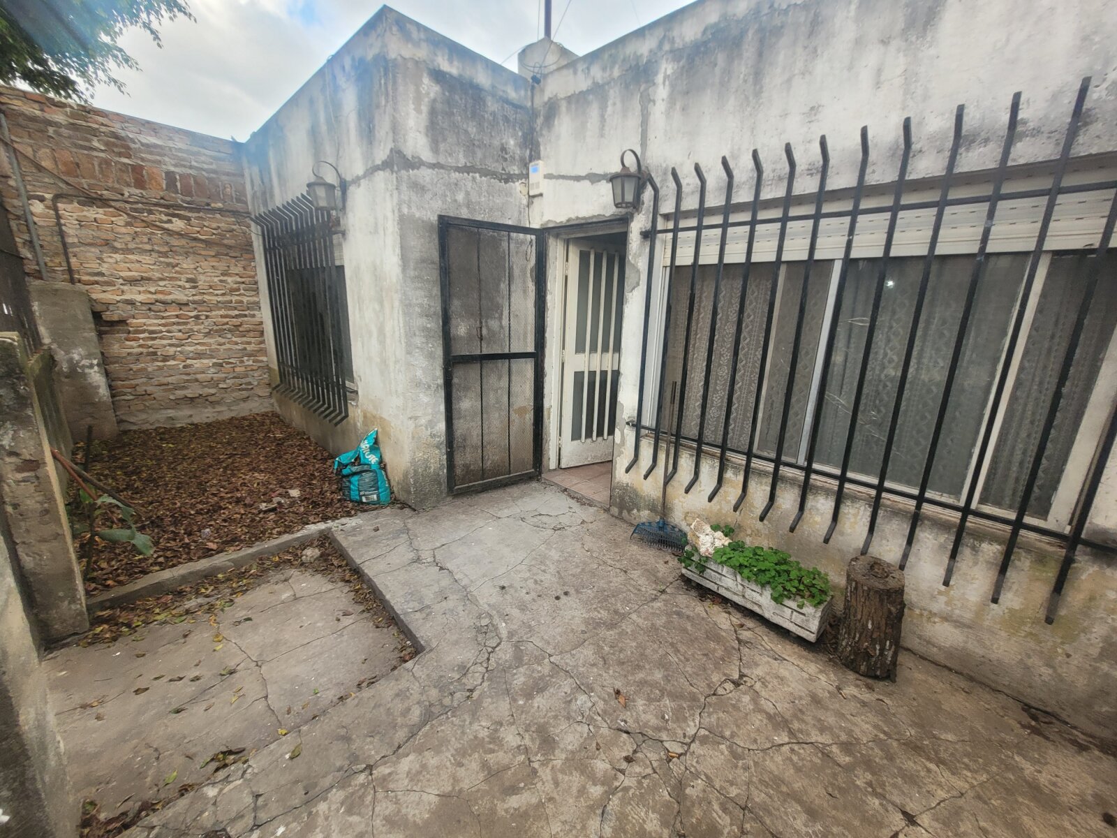 Casa a reciclar en B° Ludueña - Imagen 2
