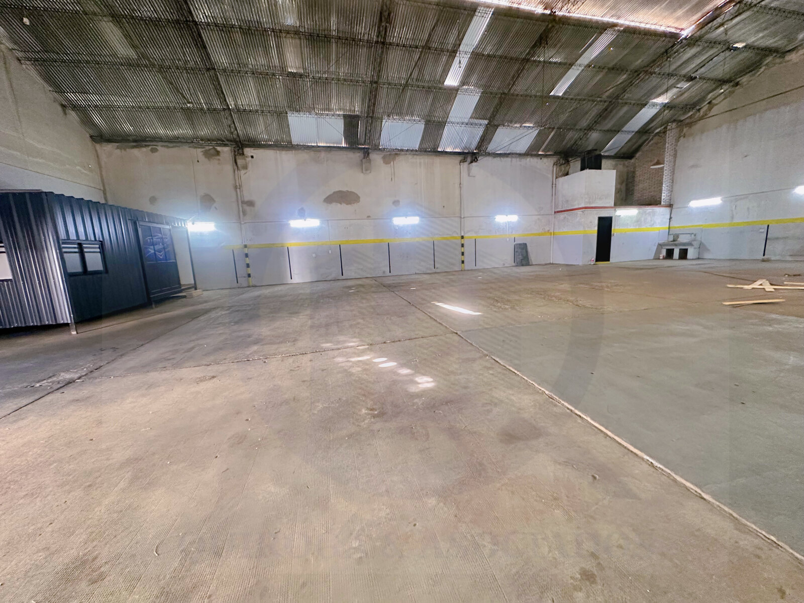ALQUILER GALPÓN EN B°ALBERDI A MTS DE PLAZA DE LA MUSICA - Imagen 10