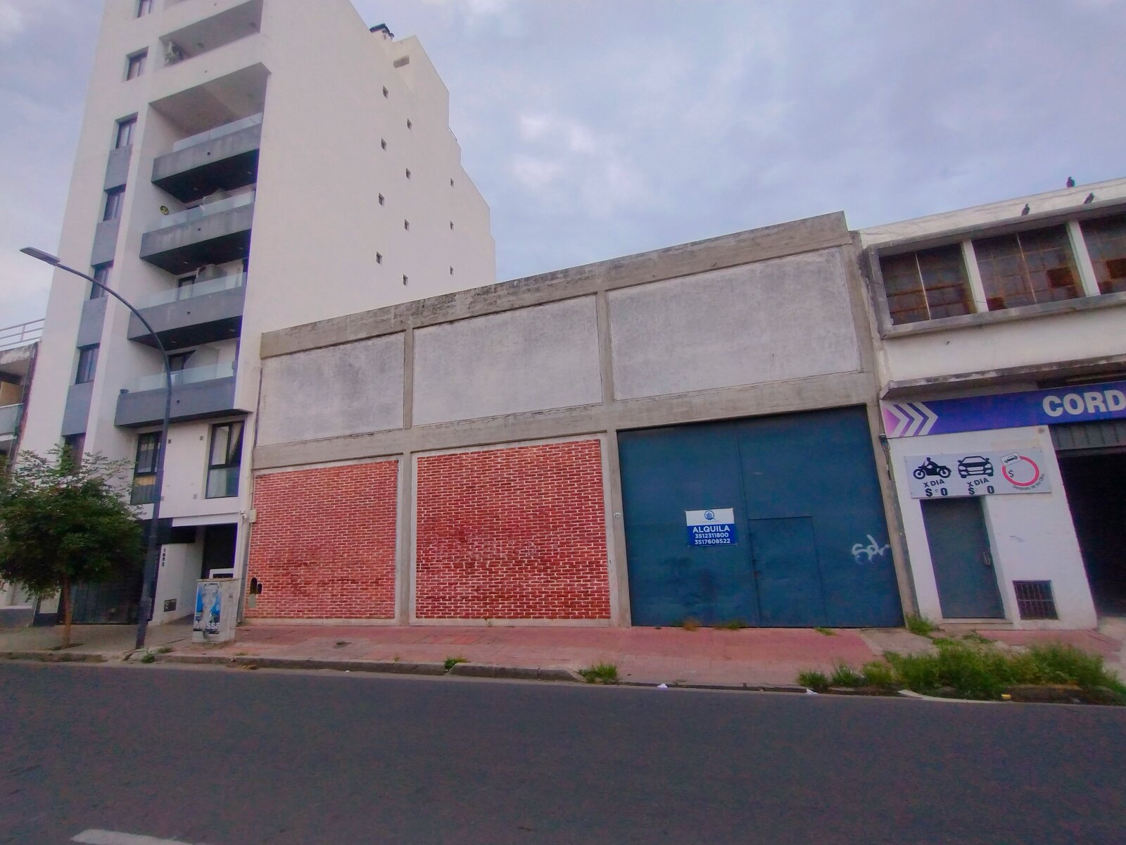 ALQUILER GALPÓN EN B°ALBERDI A MTS DE PLAZA DE LA MUSICA