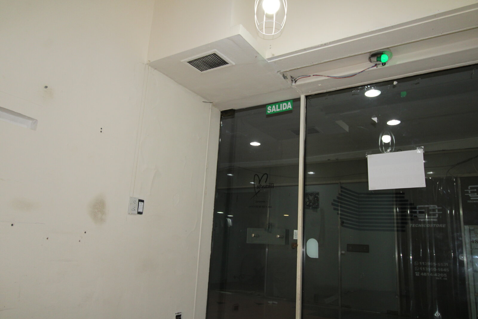 Alquiler Local en galería - PB y Sótano - 20m² - Retiro - 2