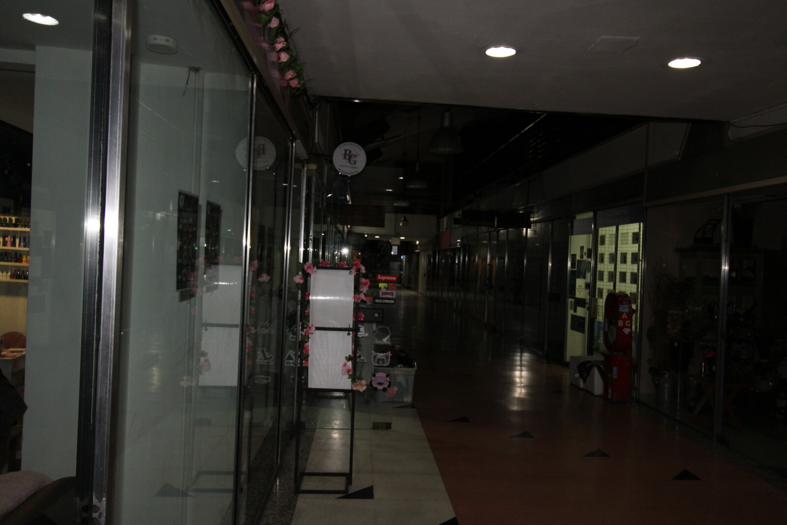 Alquiler Local en galería - PB y Sótano - 20m² - Retiro - 14