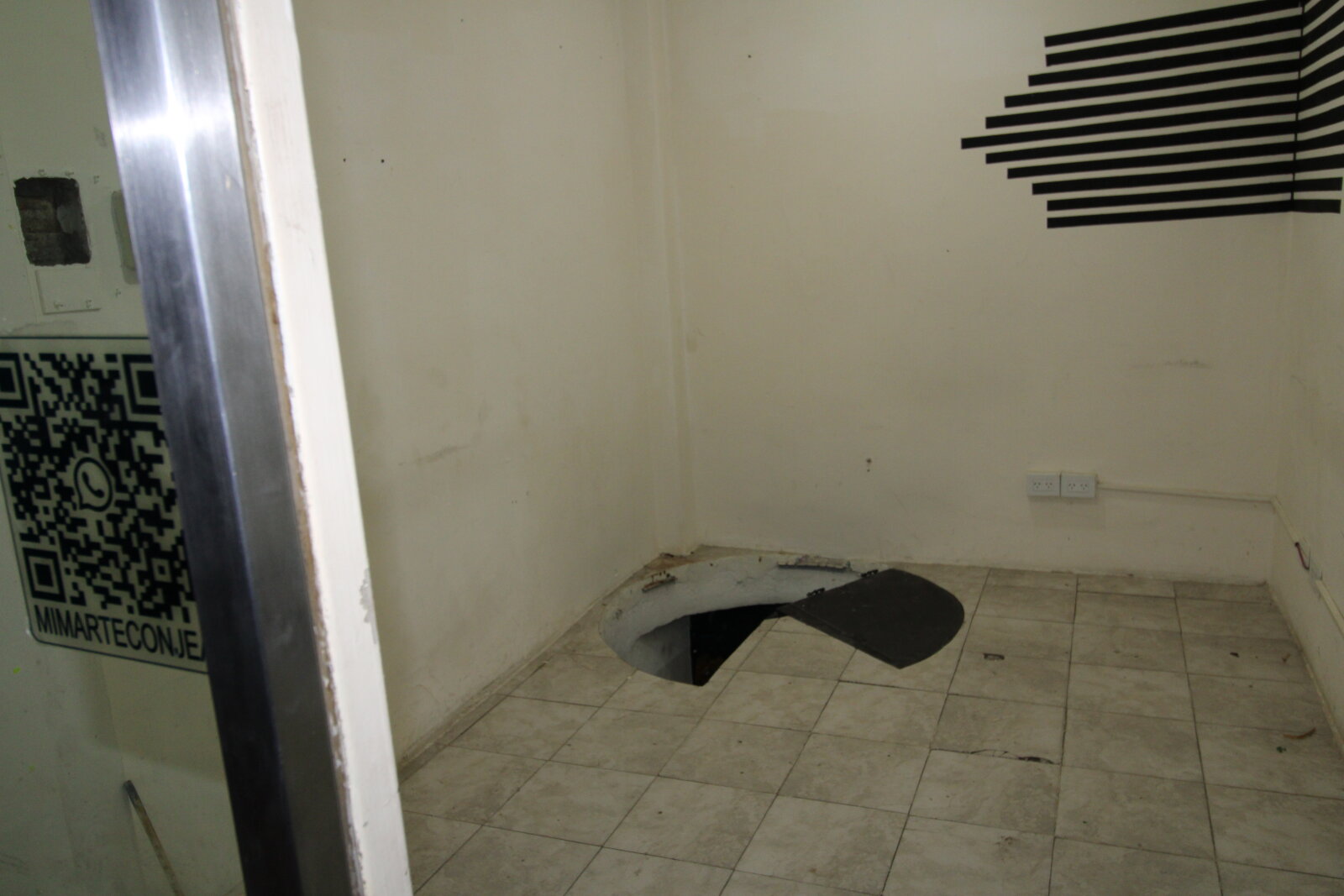 Alquiler Local en galería - PB y Sótano - 20m² - Retiro - 4