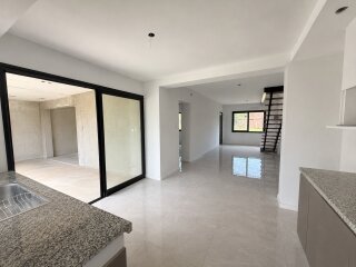 Casas - Funes - Venta