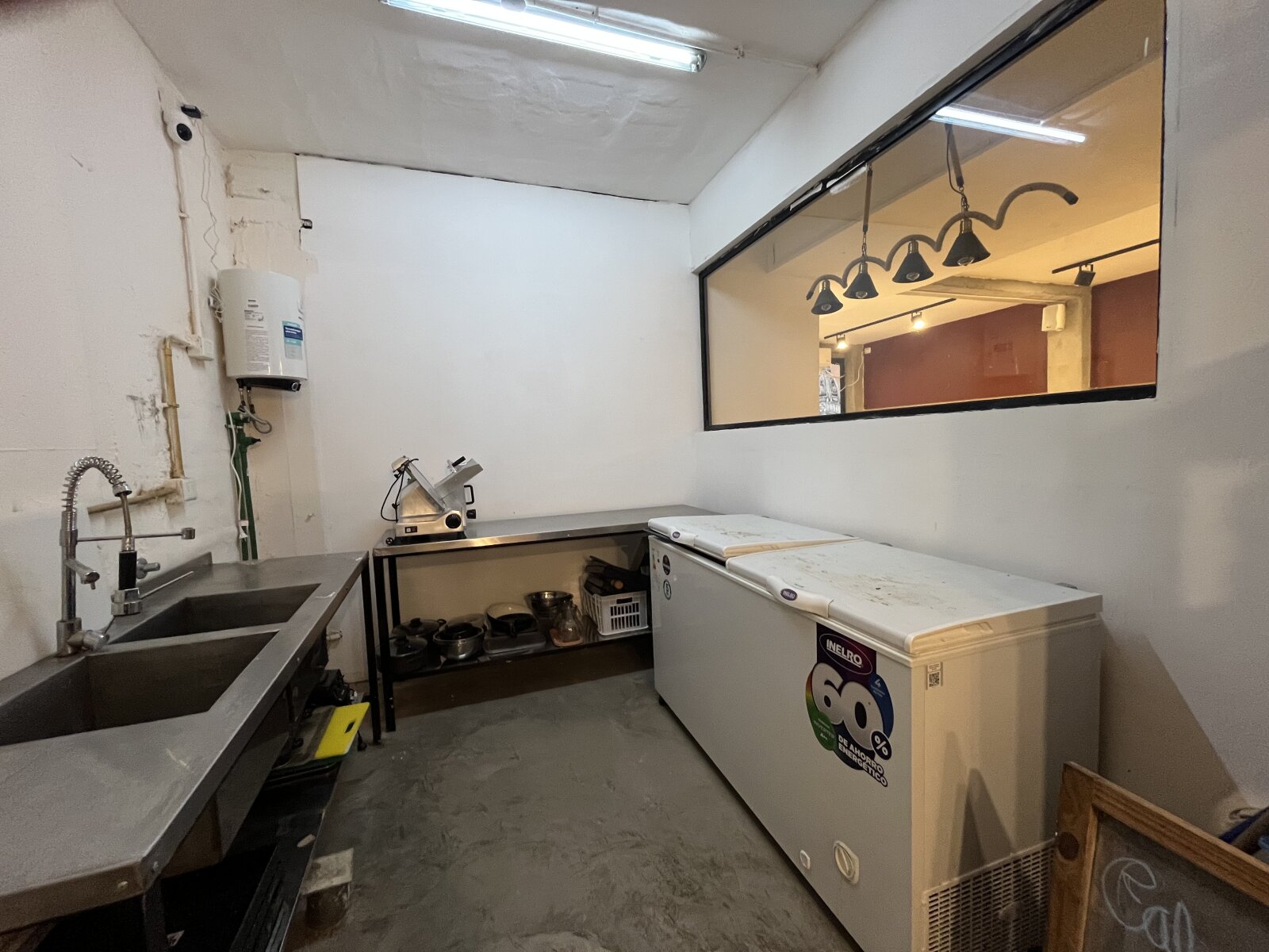 NUEVA CORDOBA - ALQUILER IMPORTANTE LOCAL COMERCIAL - Imagen 11