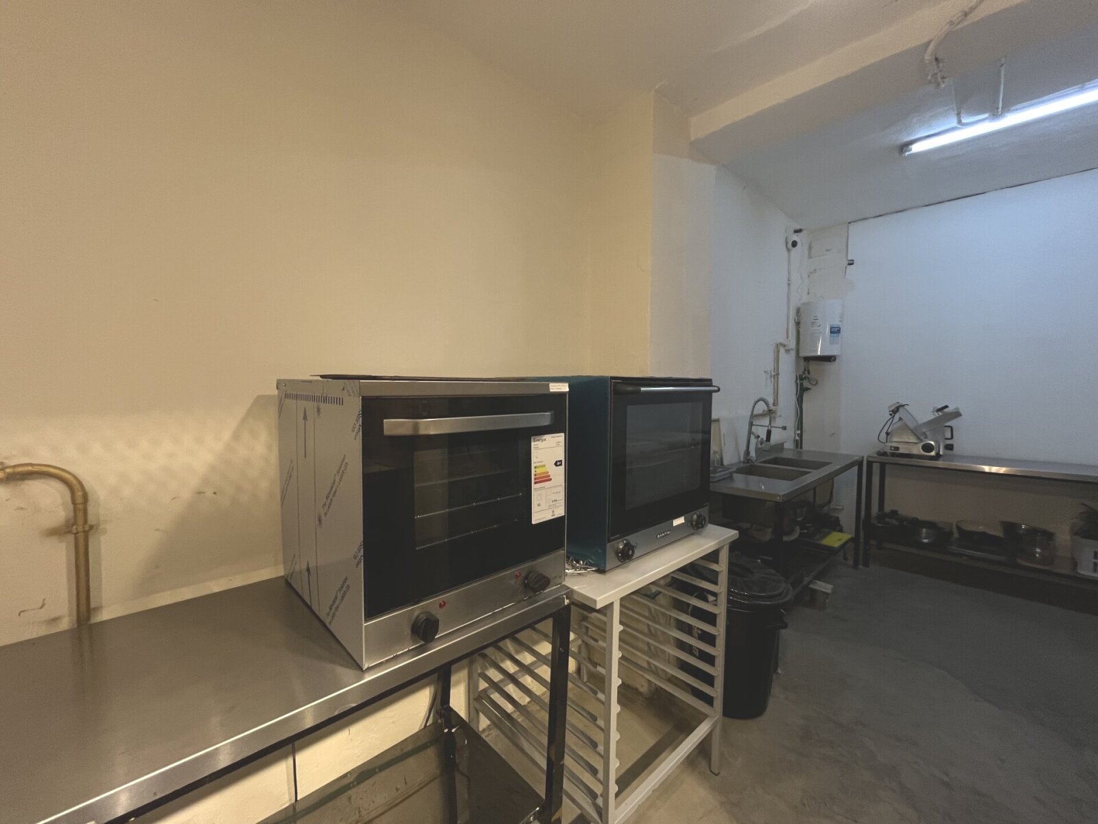 NUEVA CORDOBA - ALQUILER IMPORTANTE LOCAL COMERCIAL - Imagen 10