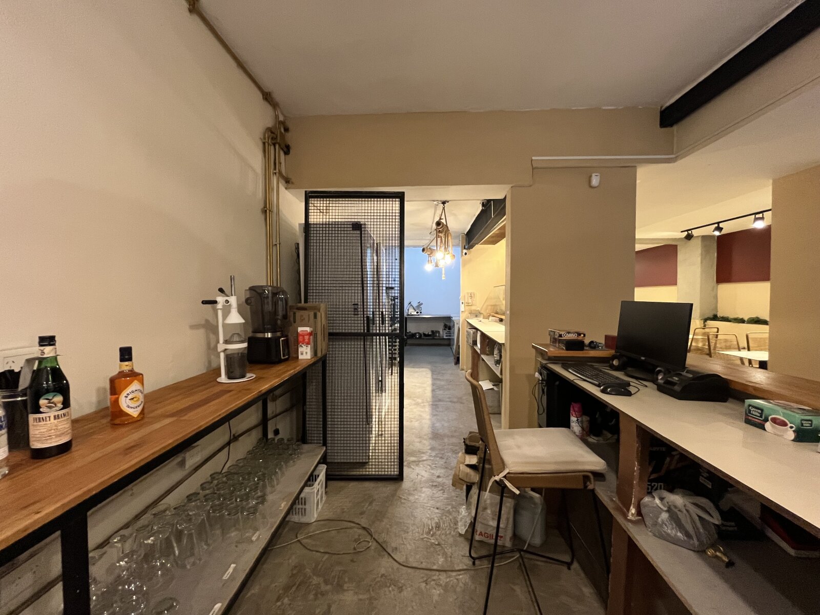 NUEVA CORDOBA - ALQUILER IMPORTANTE LOCAL COMERCIAL - Imagen 8