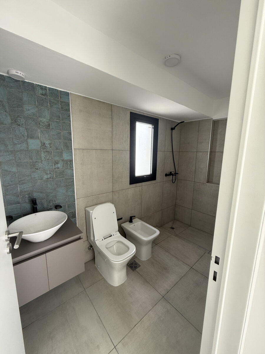 Alquiler departamento duplex 1 dormitorio y 1 escritorio en Alberdi - Imagen 12
