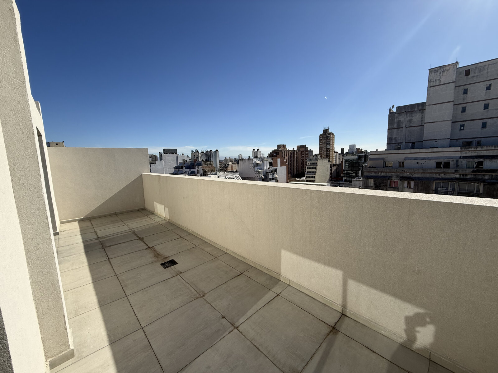 Alquiler departamento duplex 1 dormitorio y 1 escritorio en Alberdi - Imagen 14