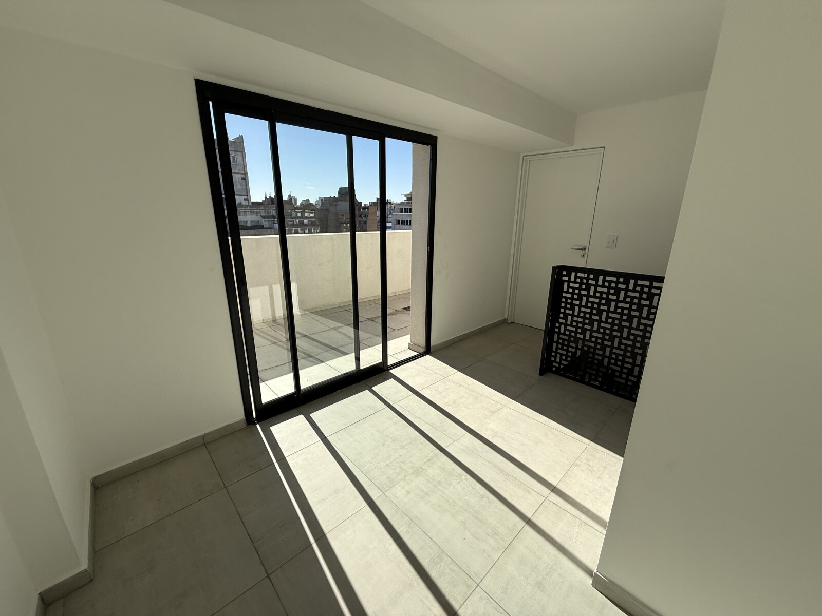 Alquiler departamento duplex 1 dormitorio y 1 escritorio en Alberdi - Imagen 8