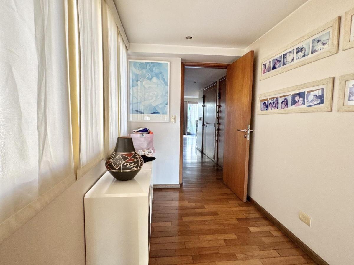 PALERMO - BOULEVARD CHARCAS - PISO - 4 AMB. C/COCHERA - IMPERDIBLE! - 23