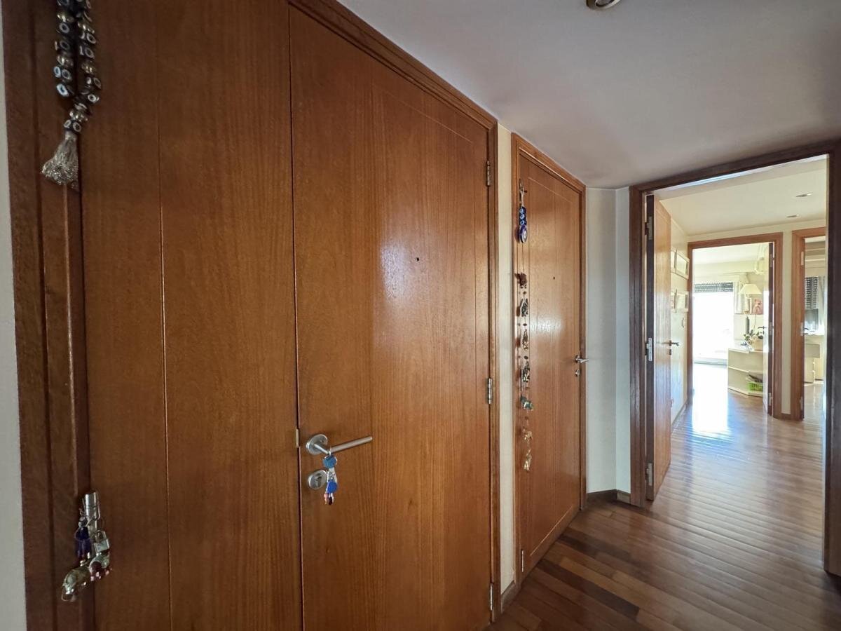 PALERMO - BOULEVARD CHARCAS - PISO - 4 AMB. C/COCHERA - IMPERDIBLE! - 40