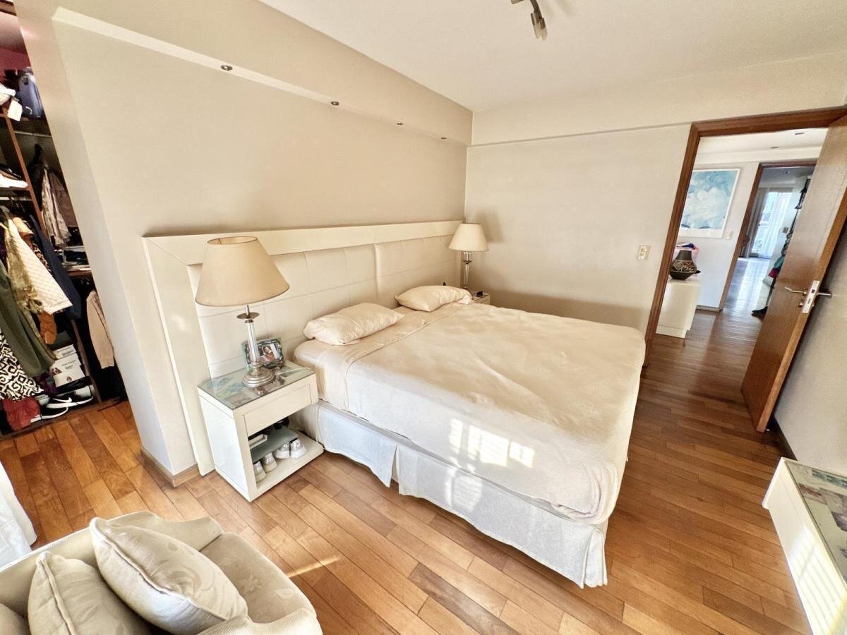 PALERMO - BOULEVARD CHARCAS - PISO - 4 AMB. C/COCHERA - IMPERDIBLE! - 25