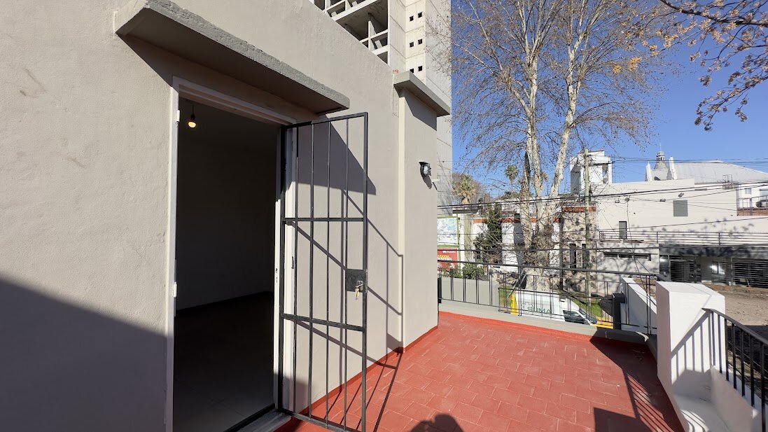 Casa en venta en Alberdi con cochera y patio | Apta crédito - 11